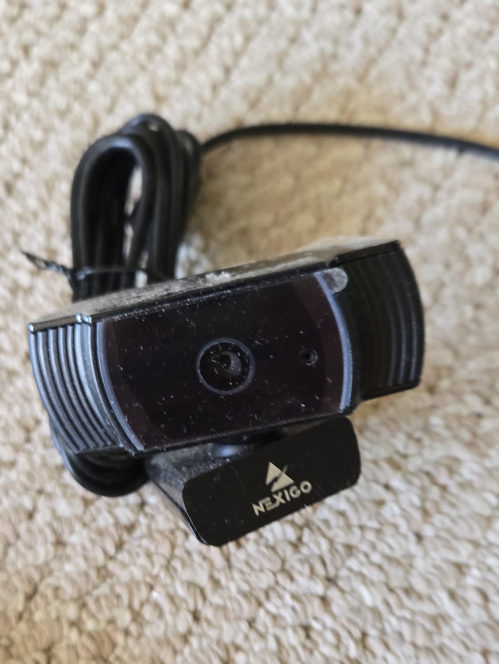 Black USB Webcam — Plug-and-Play HD Video for Meetings
